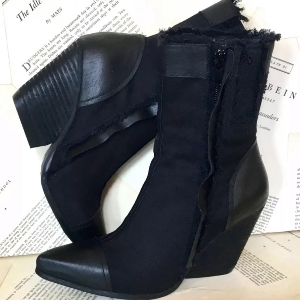 Canvas leather point toe